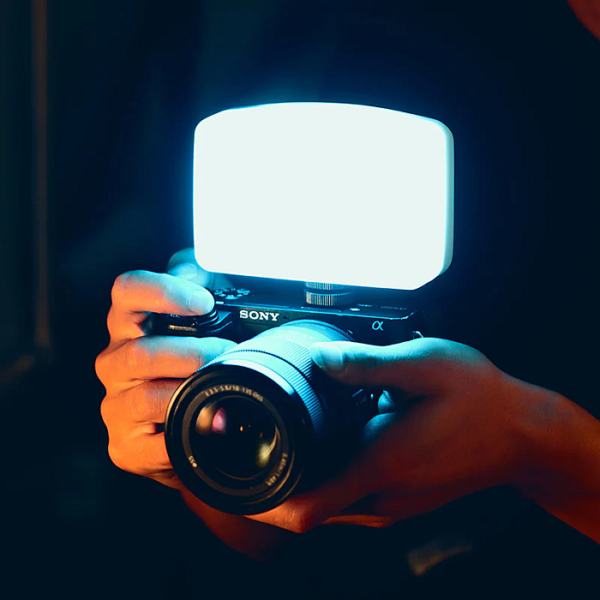 Ulanzi VL120 Bi Color LED Video Light - Image 5