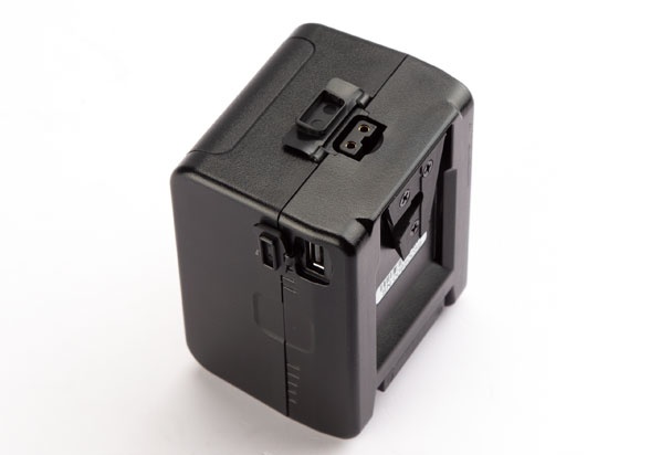 SWIT PB-M146S 146Wh Pocket V-Mount Battery - Tiny- Fly-Safe & High-Load Power - الصورة 3